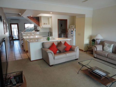 Noosa Entrance Waterfront Resort - Accommodation QLD 8