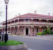 Jens Town Hall Hotel - Accommodation QLD