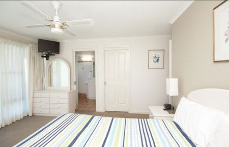 Sails Apartments - Accommodation QLD 3