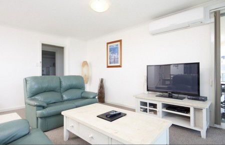 Sails Apartments - Accommodation QLD 4