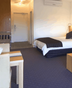 Hotel Sorrento - Accommodation QLD 1