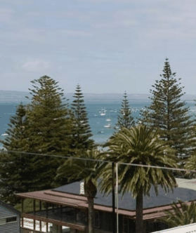 Hotel Sorrento - Accommodation QLD 2