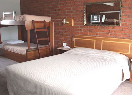 Abbotswood Motor Inn - Accommodation QLD 1