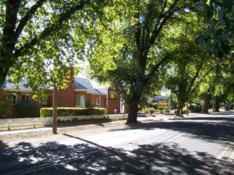 Bacchus Marsh Avenue - Accommodation QLD 1