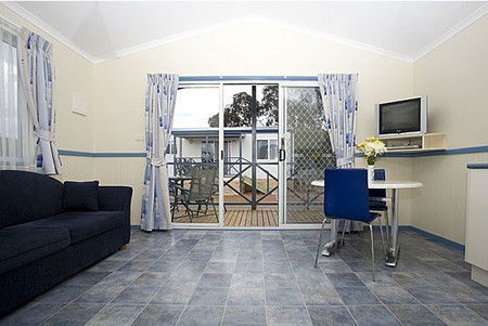 Crestview Top Tourist Park - Accommodation QLD 2