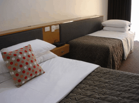 Burkes Hotel Motel - Accommodation QLD 2