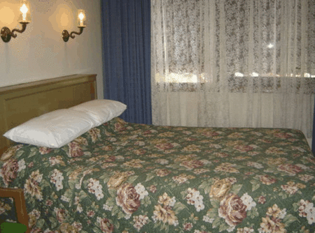 Burkes Hotel Motel - Accommodation QLD 3