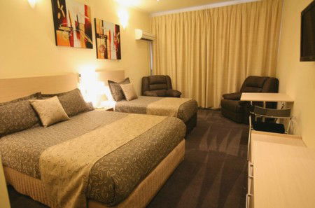 Adelaide Granada Motor Inn - Accommodation QLD 0
