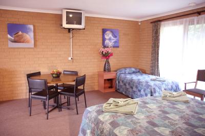 Frankston Motel - Accommodation QLD 3