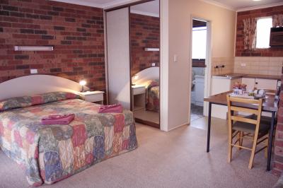 Frankston Motel - Accommodation QLD 4