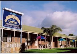 Lakes Jakaranda Holiday Units - Accommodation QLD 1