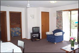 Lakes Jakaranda Holiday Units - Accommodation QLD 3