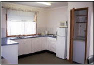 Lakes Jakaranda Holiday Units - Accommodation QLD 4
