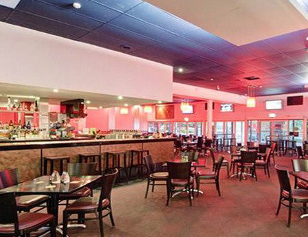 The Statesman Hotel - Accommodation QLD 2