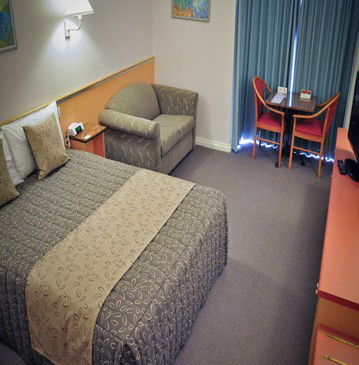 The Waverley International Hotel - Accommodation QLD 1