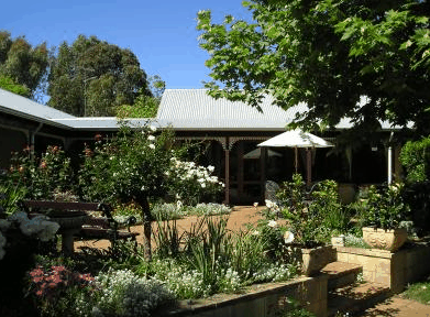 The Noble Grape - Accommodation QLD