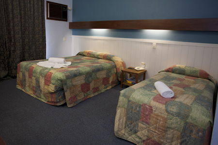 Amity Motor Inn - Accommodation QLD 0
