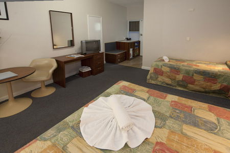 Amity Motor Inn - Accommodation QLD 2