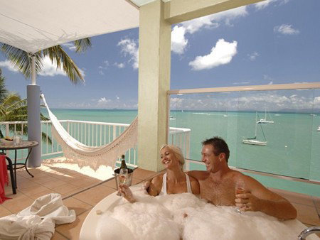 Coral Sea Resort - Accommodation QLD 1