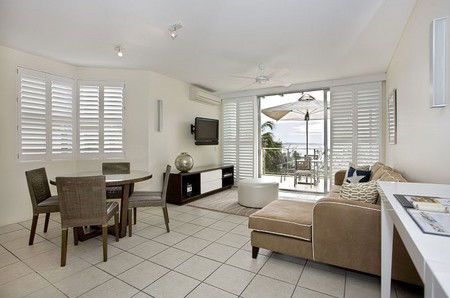 Maison Noosa Luxury Beachfront Resort - Accommodation QLD 4