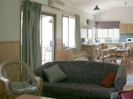 Glen Ayr Cottages - Accommodation QLD 4