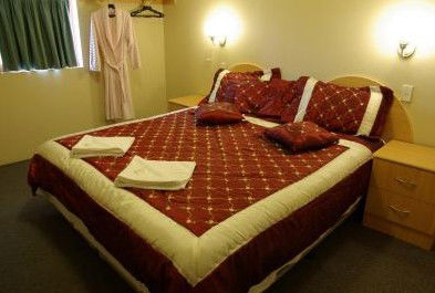 Sleep Express Motel - Accommodation QLD 2