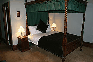 Lindisfarne TAS Accommodation QLD