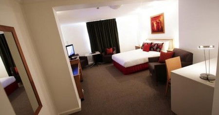 Townhouse Hotel - Accommodation QLD 0