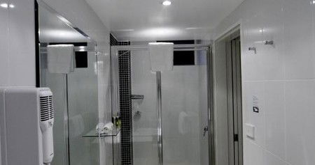 Townhouse Hotel - Accommodation QLD 3