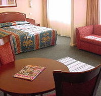 Embassy Motel - Accommodation QLD