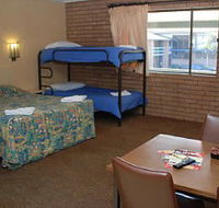 Oasis By The Lake - Accommodation QLD