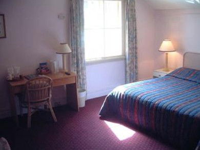 Mclaren Hotel - Accommodation QLD 2