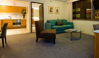 Downtowner On Lygon - Accommodation QLD 3