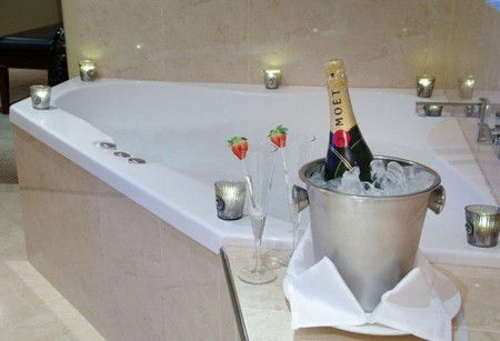 Quality Hotel Powerhouse - Accommodation QLD 4
