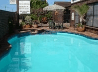 Chalet Motor Inn - Accommodation QLD 2