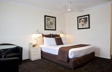 Central Caleula Motor Lodge - Accommodation QLD 2