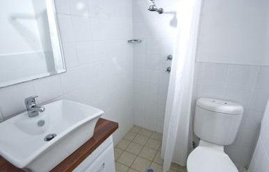 City Crown Lodge - Accommodation QLD 4