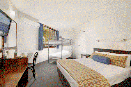 East Port Motor Inn - Accommodation QLD 4