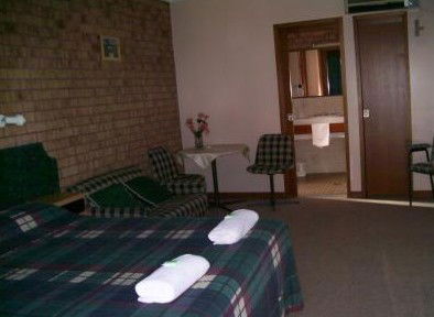 Spa Village Travel Inn - Accommodation QLD 3