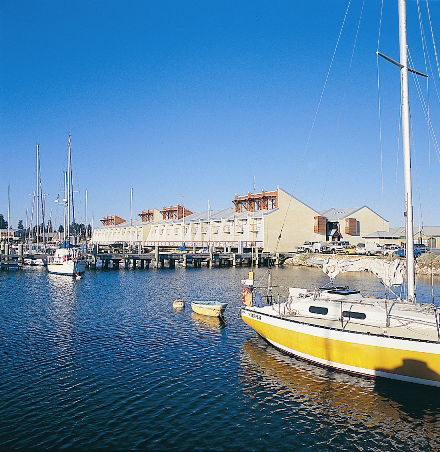 Quest Harbour Village - Accommodation QLD 4