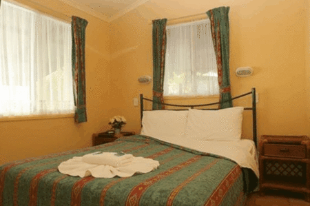 Cane Village Holiday Park - Accommodation QLD