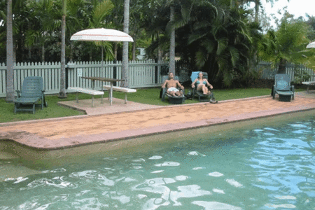 Cane Village Holiday Park - Accommodation QLD 3