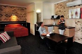 Highlander Motor Inn And Apartments - Accommodation QLD 5