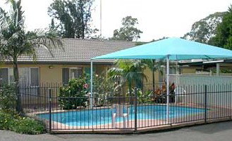 Flying Spur Motel - Accommodation QLD 2