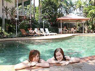 Cairns Reef Apartments And Motel - Accommodation QLD 1