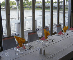 Waterfront Hotel - Accommodation QLD 1