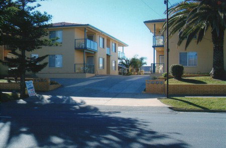 AA Madalena Court Holiday Apartments - Accommodation QLD 0