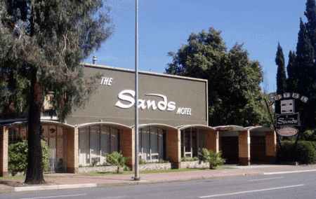 The Sands Motel - Accommodation QLD