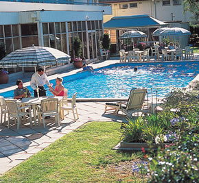 Chifley On South Terrace - Accommodation QLD 4