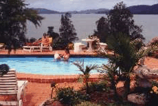 Galway Downs Lakeside Country House - Accommodation QLD
